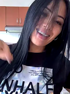 Snapshot of Sara_luna_ chatting on 3, 12, 2024 Sara luna online show from 3, 12, 2024