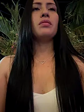 Sara luna  online show from 11, 11, 2025