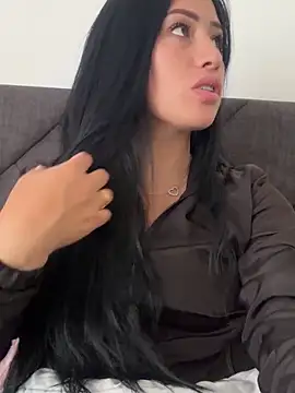 Sara luna  online show from 5, 3, 2026