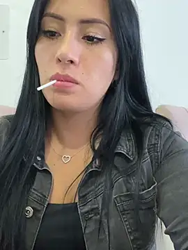 Sara luna  online show from 9, 4, 2026