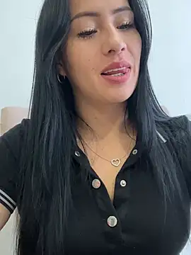 Sara luna  online show from 16, 7, 2026