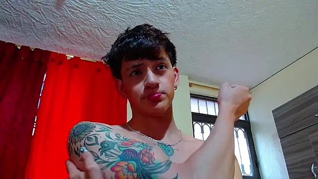 GabyThoms online show from 4, 1, 2025