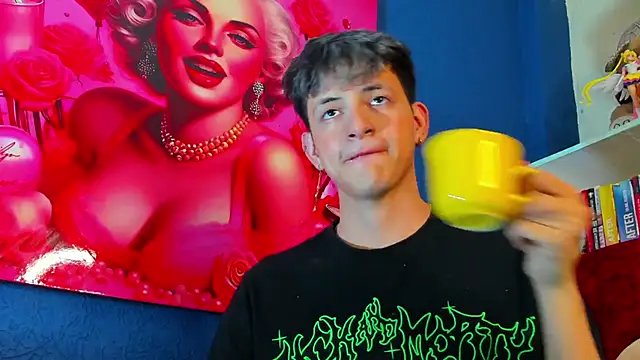 GabyThoms online show from 3, 3, 2025