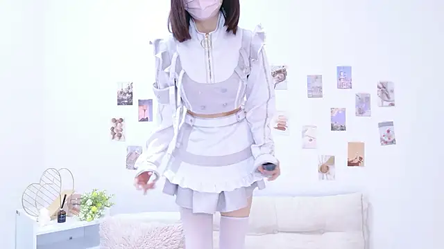 Snapshot of x-naru-x chatting on 2, 10, 2025 x-naru-x online show from 2, 10, 2025