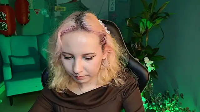 JasmineMilko online show from 13, 2, 2025