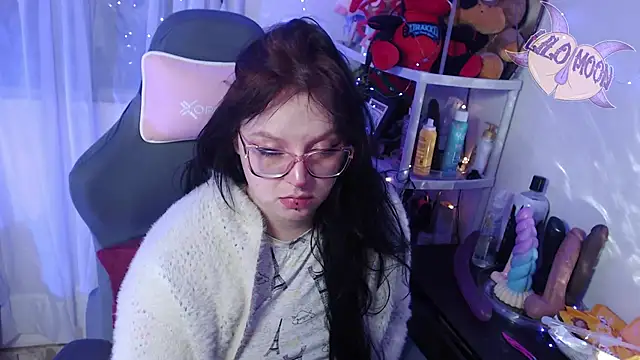 LiloMoon69 online show from 2, 3, 2025