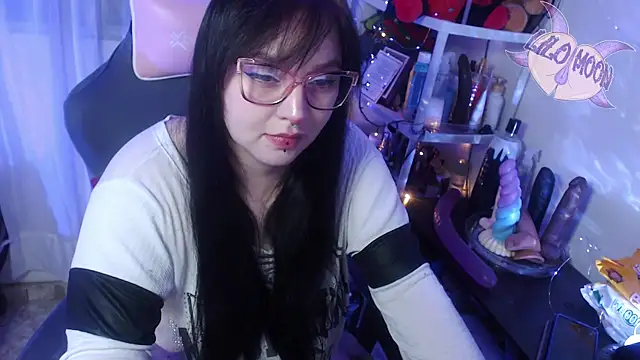 LiloMoon69 online show from 3, 3, 2025