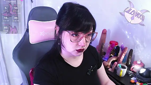 Snapshot of LiloMoon69 chatting on 15, 5, 2026 LiloMoon69 online show from 15, 5, 2026