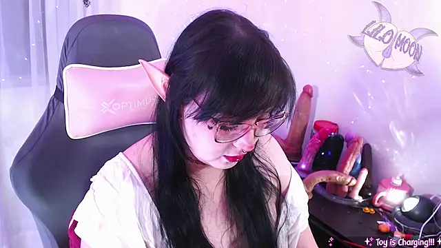 Snapshot of LiloMoon69 chatting on 18, 5, 2026 LiloMoon69 online show from 18, 5, 2026