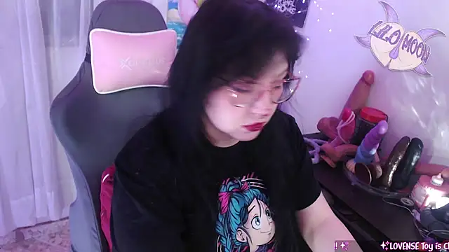 Snapshot of LiloMoon69 chatting on 5, 6, 2026 LiloMoon69 online show from 5, 6, 2026