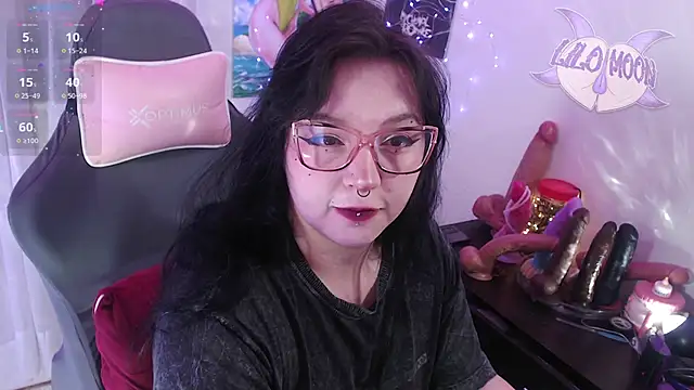 Snapshot of LiloMoon69 chatting on 7, 6, 2026 LiloMoon69 online show from 7, 6, 2026