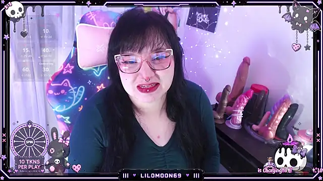 Snapshot of LiloMoon69 chatting on 5, 7, 2026 LiloMoon69 online show from 5, 7, 2026
