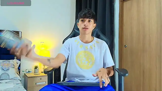 Snapshot of _CamiloBass chatting on 26, 4, 2026 CamiloBass online show from 26, 4, 2026