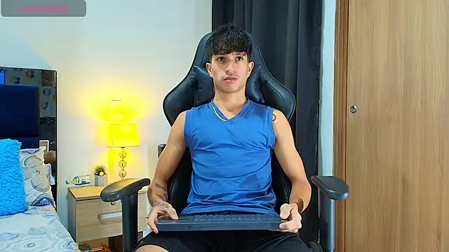 Snapshot of _CamiloBass chatting on 3, 5, 2026 CamiloBass online show from 3, 5, 2026