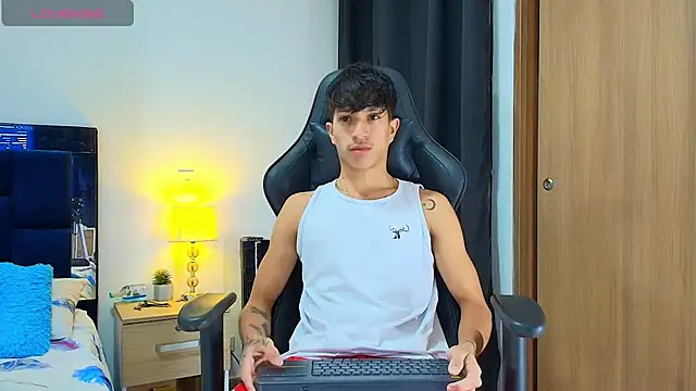 Snapshot of _CamiloBass chatting on 12, 5, 2026 CamiloBass online show from 12, 5, 2026
