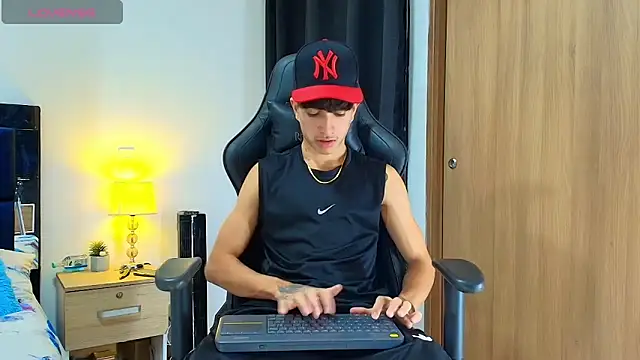 Snapshot of _CamiloBass chatting on 13, 5, 2026 CamiloBass online show from 13, 5, 2026