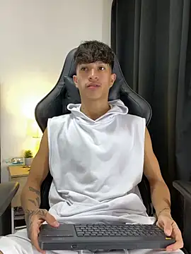 Snapshot of _CamiloBass chatting on 17, 5, 2026 CamiloBass online show from 17, 5, 2026