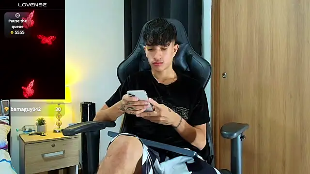 Snapshot of _CamiloBass chatting on 19, 5, 2026 CamiloBass online show from 19, 5, 2026