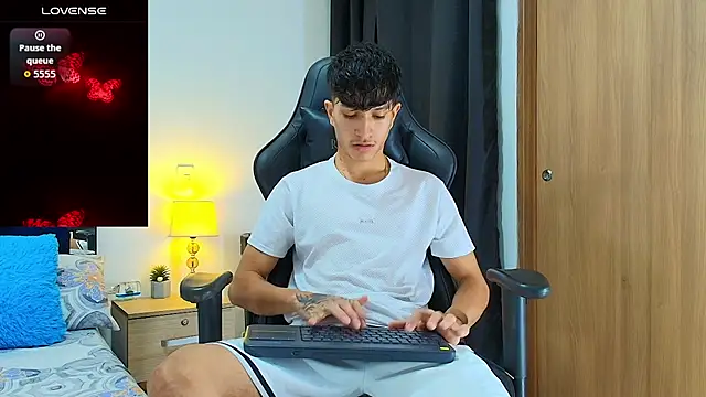 Snapshot of _CamiloBass chatting on 24, 5, 2026 CamiloBass online show from 24, 5, 2026