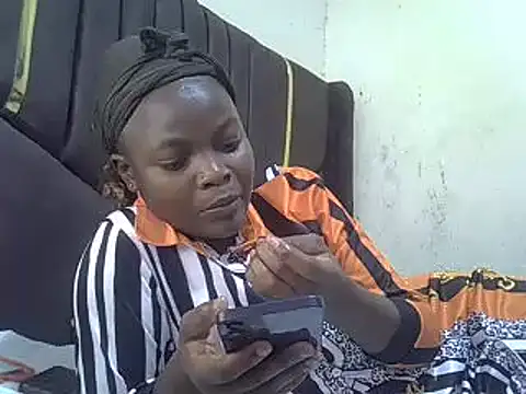 Snapshot of pretty_vivy chatting on 21, 3, 2025 pretty vivy online show from 21, 3, 2025