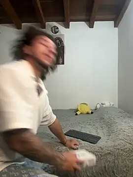 Valentino Xander online show from 28, 11, 2025