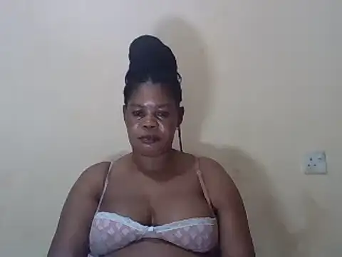 Snapshot of ANALQUEEN4 chatting on 18, 2, 2025 ANALQUEEN4 online show from 18, 2, 2025