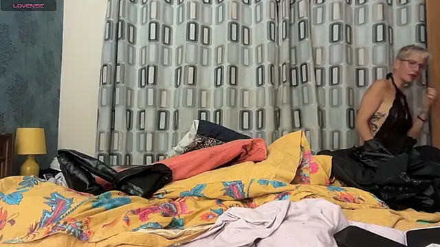 JennyHazel1 online show from 16, 11, 2025