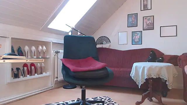 GinaBlonde online show from 5, 1, 2025