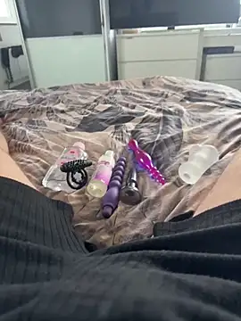 MarriedManBigCock online show from 15, 4, 2026