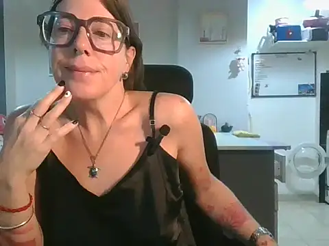 Snapshot of Calentandote chatting on 12, 6, 2026 Calentandote online show from 12, 6, 2026