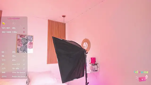 TiffanyWright online show from 6, 11, 2025