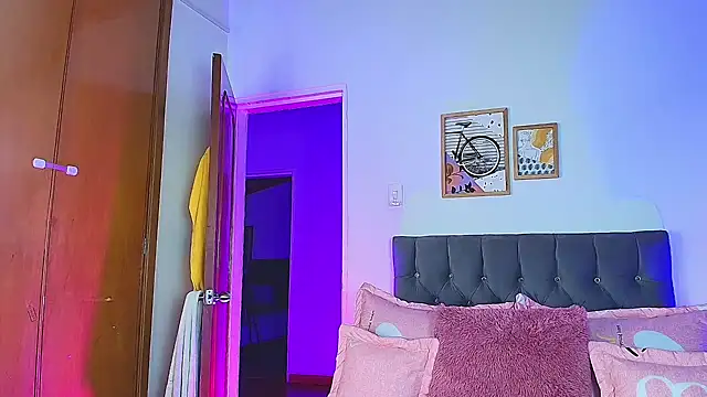 Cassie fletcher  online show from 9, 11, 2025