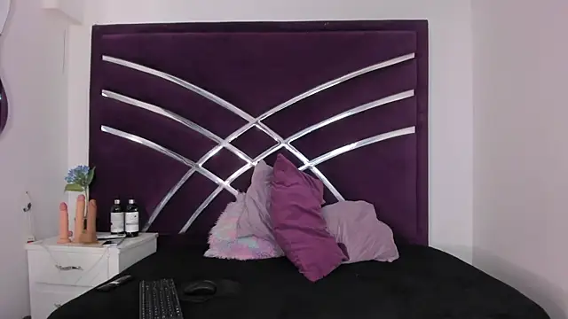 Snapshot of MaiteHT chatting on 9, 11, 2025 MaiteHT online show from 9, 11, 2025