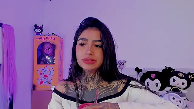 Snapshot of shadowcatt_ chatting on 4, 11, 2025 shadowcatt online show from 4, 11, 2025