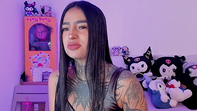 Snapshot of shadowcatt_ chatting on 3, 12, 2025 shadowcatt online show from 3, 12, 2025