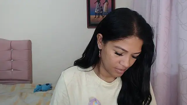 makennaa  online show from 15, 4, 2026