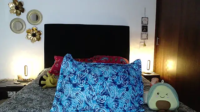 Snapshot of TatianaMonteross chatting on 27, 10, 2025 TatianaMonteross online show from 27, 10, 2025