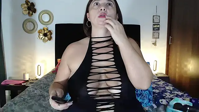 Snapshot of TatianaMonteross chatting on 4, 11, 2025 TatianaMonteross online show from 4, 11, 2025