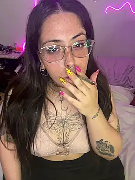 Mizztikaa online show from 3, 2, 2025