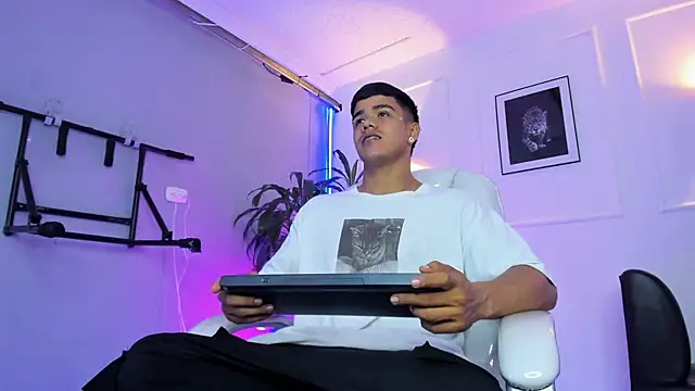 Rob saenz  online show from 24, 11, 2025