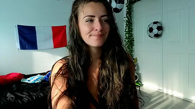 Snapshot of Sapphir3xoxo chatting on 5, 7, 2026 Sapphir3xoxo online show from 5, 7, 2026