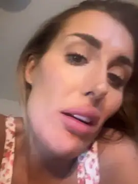 Snapshot of UKSYDNEYFOX chatting on 19, 2, 2025 UKSYDNEYFOX online show from 19, 2, 2025