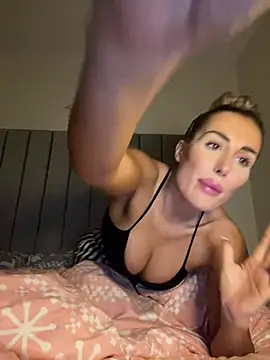 Snapshot of UKSYDNEYFOX chatting on 21, 2, 2025 UKSYDNEYFOX online show from 21, 2, 2025