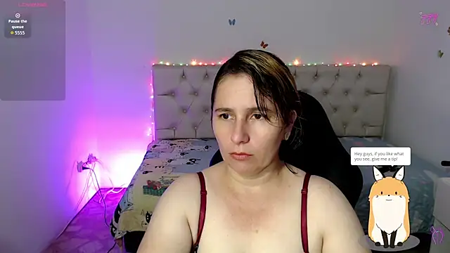 Snapshot of victoria_jones chatting on 27, 4, 2026 victoria jones online show from 27, 4, 2026