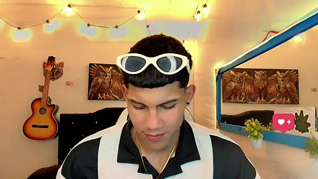 Damian latinxxx online show from 8, 2, 2025