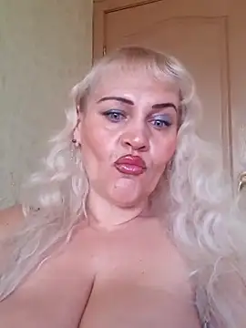 Snapshot of IsabellaBoni chatting on 12, 3, 2025 IsabellaBoni online show from 12, 3, 2025