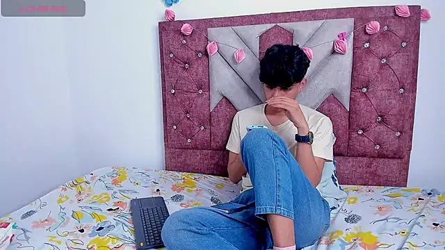 Santy carrington online show from 12, 3, 2025