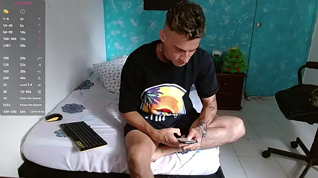 Snapshot of bray_hotboy777 chatting on 6, 12, 2024 bray hotboy777 online show from 6, 12, 2024