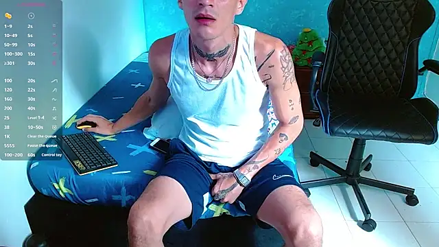 Snapshot of bray_hotboy777 chatting on 10, 12, 2024 bray hotboy777 online show from 10, 12, 2024