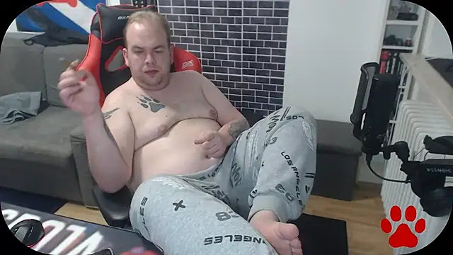 Snapshot of PupW0lfy chatting on 6, 12, 2024 PupW0lfy online show from 6, 12, 2024